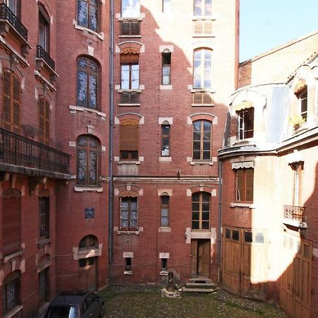 Toulouse - Alsace Lorraine - Languedoc-Place Du Salin-Museum Histoire Naturelle- Jardin Des Plantes-Musee Augustins- Palais De Justice Station Metro Carmes Ligne B Eksteriør bilde